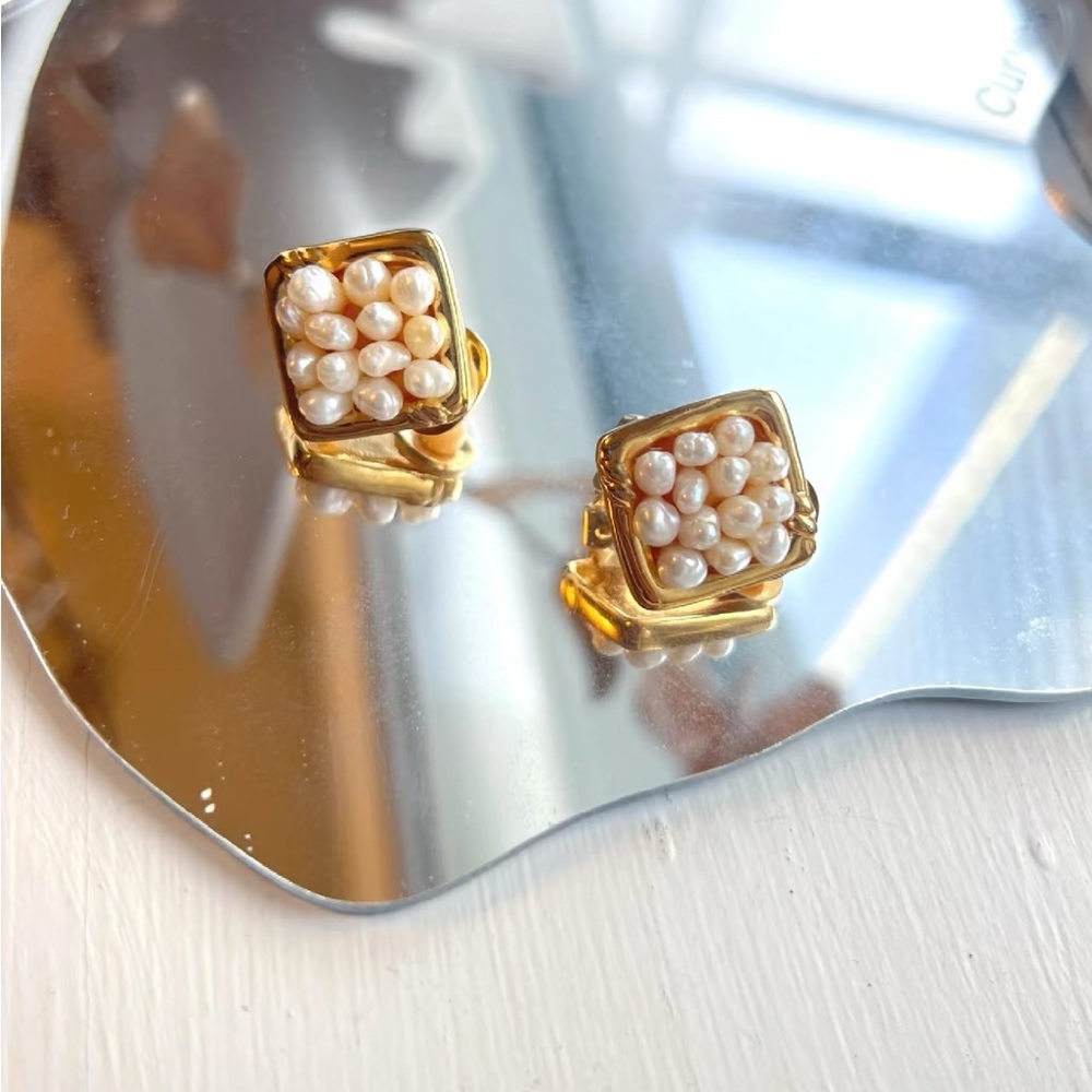 Elegant Gold and Pearl Earrings